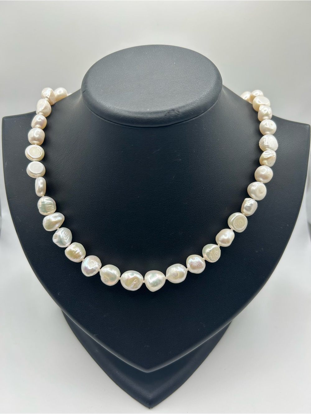 White fresh water baroque pearl necklace